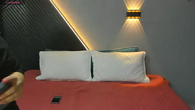 Laia and Aloby online show from 03-24-26, 12:26