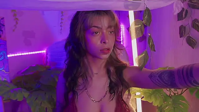 Snapshot of Kitty_arts chatting on 02-28-25, 06:09 Kitty arts online show from 02-28-25, 06:09