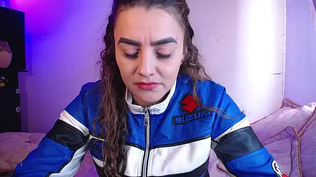 Snapshot of Lu_perez chatting on 10-31-25, 07:15 Lu perez online show from 10-31-25, 07:15