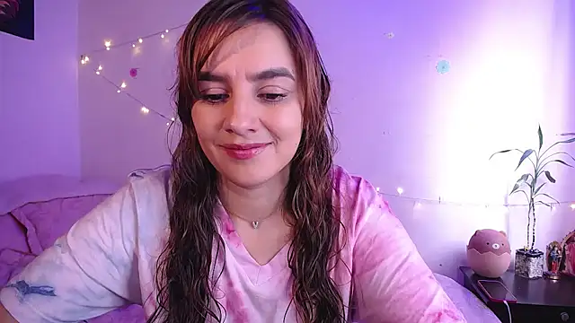 Snapshot of Lu_perez chatting on 11-03-25, 05:14 Lu perez online show from 11-03-25, 05:14