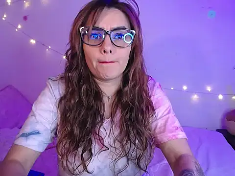 Snapshot of Lu_perez chatting on 11-05-25, 10:10 Lu perez online show from 11-05-25, 10:10