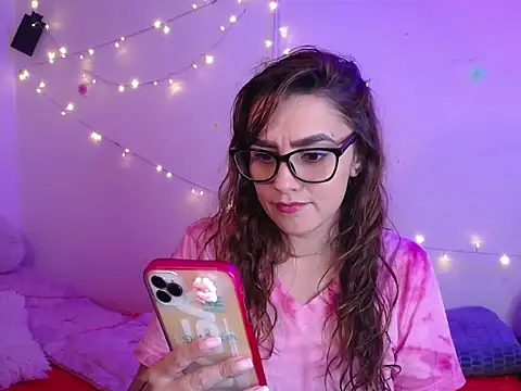 Snapshot of Lu_perez chatting on 11-09-25, 07:45 Lu perez online show from 11-09-25, 07:45