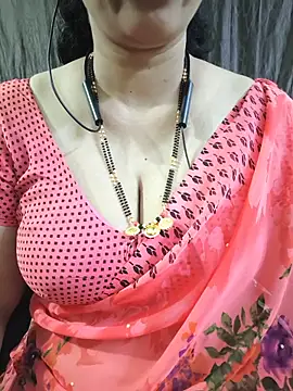 Snapshot of bhuvana555 chatting on 06-20-26, 05:27 bhuvana555 online show from 06-20-26, 05:27