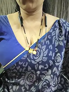 Snapshot of bhuvana555 chatting on 06-22-26, 05:21 bhuvana555 online show from 06-22-26, 05:21