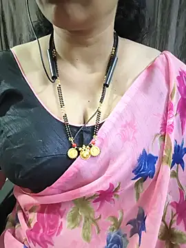Snapshot of bhuvana555 chatting on 07-10-26, 05:48 bhuvana555 online show from 07-10-26, 05:48