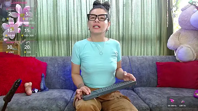 oriana thomson2 online show from 11-06-25, 04:52