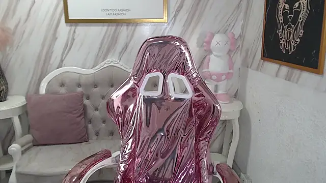 Snapshot of Violeth_b chatting on 02-07-25, 12:39 Violeth b online show from 02-07-25, 12:39