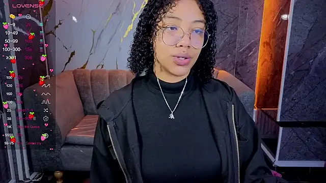 Snapshot of Violeth_b chatting on 11-20-25, 12:49 Violeth b online show from 11-20-25, 12:49