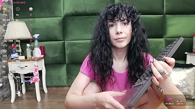 Snapshot of SelenSummer chatting on 10-27-25, 08:02 SelenSummer online show from 10-27-25, 08:02