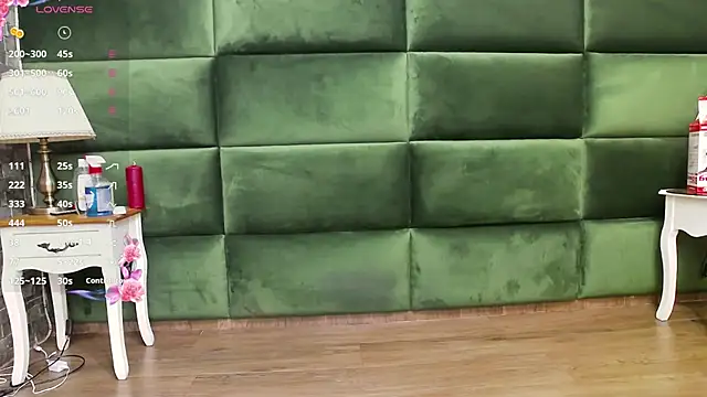 Snapshot of SelenSummer chatting on 11-03-25, 07:59 SelenSummer online show from 11-03-25, 07:59