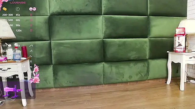 Snapshot of SelenSummer chatting on 11-11-25, 07:58 SelenSummer online show from 11-11-25, 07:58