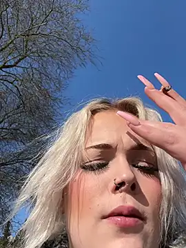 Snapshot of elina_may chatting on 03-08-25, 01:03 elina may online show from 03-08-25, 01:03