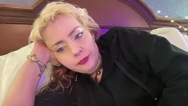 SkarlettRose96 online show from 04-23-26, 07:49