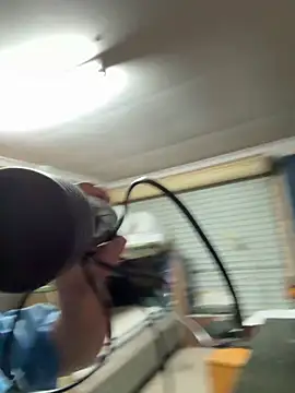 Snapshot of ausbod chatting on 10-23-25, 04:39 ausbod online show from 10-23-25, 04:39