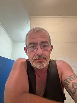 Snapshot of ausbod chatting on 04-01-26, 01:41 ausbod online show from 04-01-26, 01:41