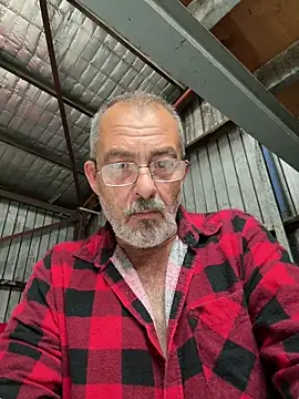 Snapshot of ausbod chatting on 04-04-26, 11:18 ausbod online show from 04-04-26, 11:18