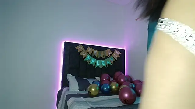 IssabellaLopez online show from 11-14-25, 12:15