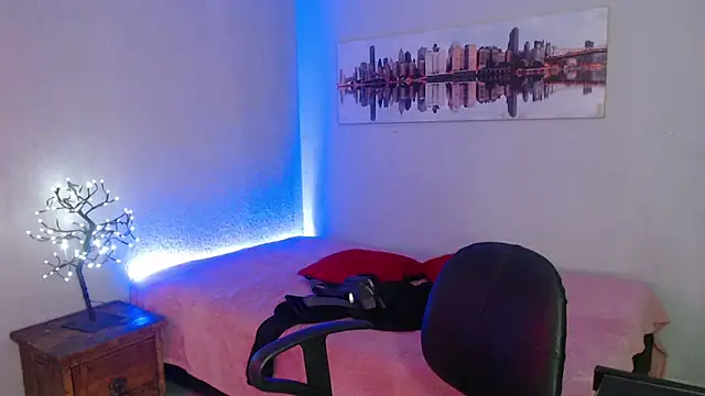 Jeam hot online show from 12-15-24, 08:25