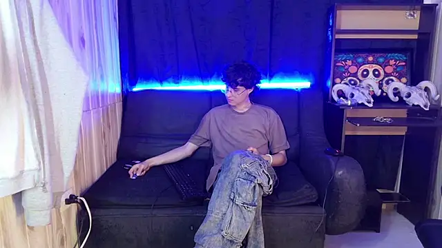 Jeam hot online show from 02-14-25, 01:23