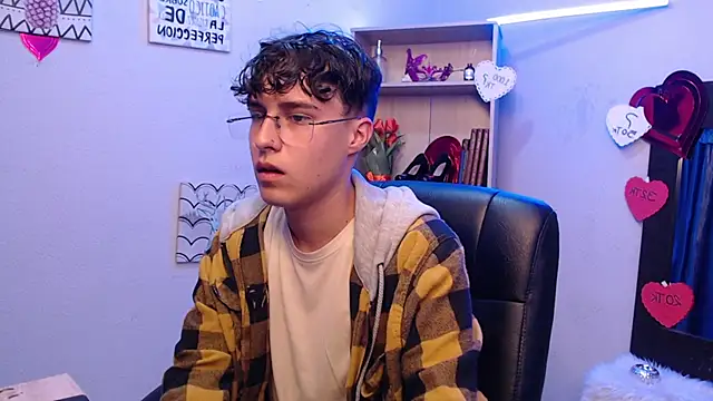 Jeam hot online show from 03-18-25, 08:48