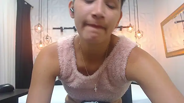 Alison Wiley online show from 02-04-25, 01:06