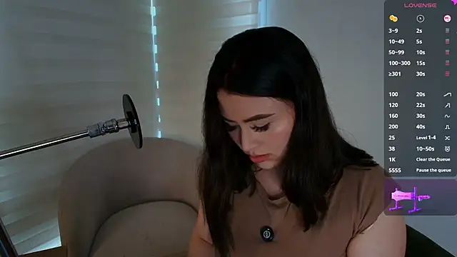 venusleroy  online show from 04-29-26, 08:26