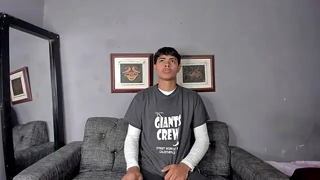 Snapshot of dafnezahiraa_ chatting on 12-21-24, 12:53 dafnezahiraa online show from 12-21-24, 12:53