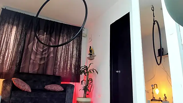 Snapshot of Alaia_Love77 chatting on 11-17-25, 10:15 Alaia Love77 online show from 11-17-25, 10:15