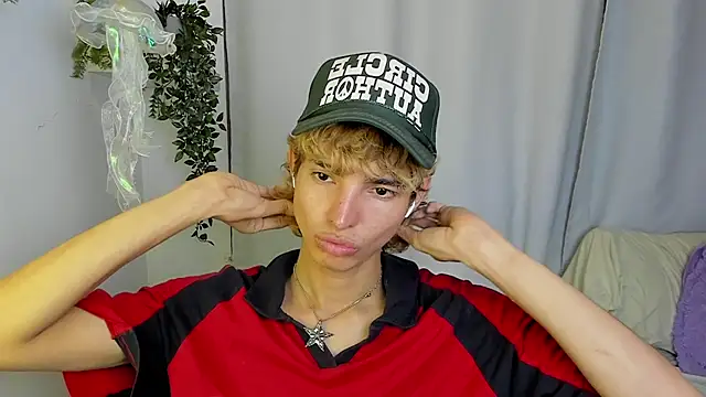 santy-kitty online show from 10-06-25, 02:53