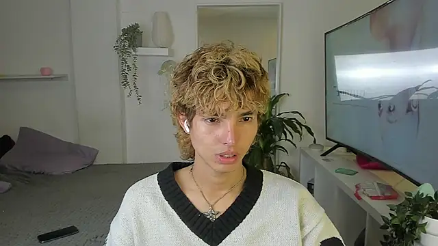 santy-kitty online show from 10-20-25, 04:24