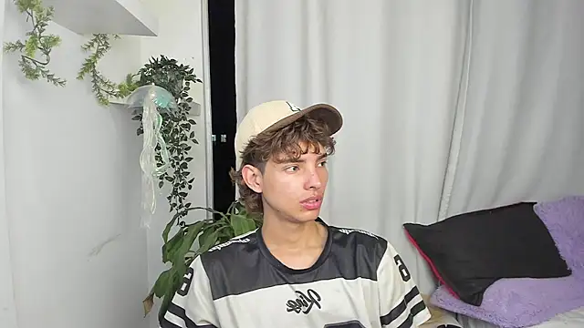 santy-kitty online show from 01-11-26, 01:10