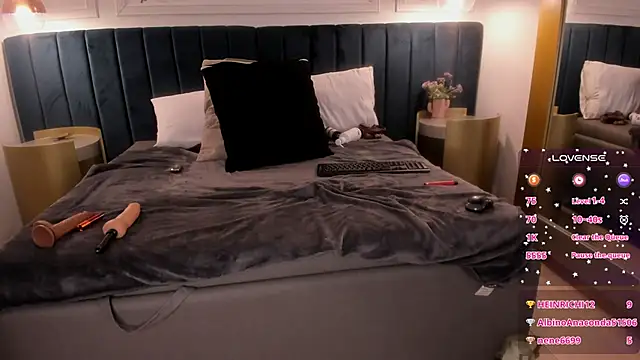 Issabella Roa online show from 12-16-24, 10:56