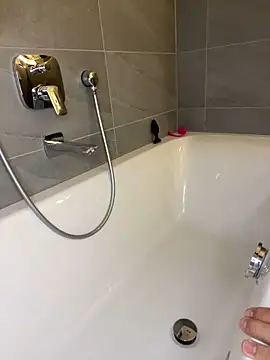 Sissy-Bee online show from 01-17-25, 07:27