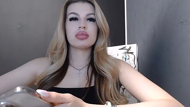 Snapshot of Your_Jessy chatting on 07-27-26, 01:40 Your Jessy online show from 07-27-26, 01:40