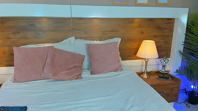 Snapshot of EmaBakker chatting on 01-16-25, 05:44 EmaBakker online show from 01-16-25, 05:44
