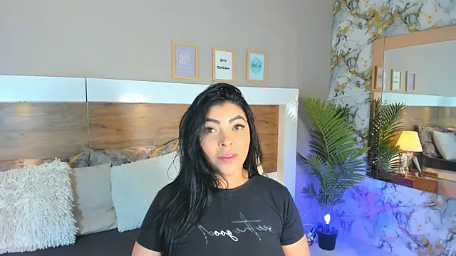 Snapshot of EmaBakker chatting on 02-12-25, 11:51 EmaBakker online show from 02-12-25, 11:51