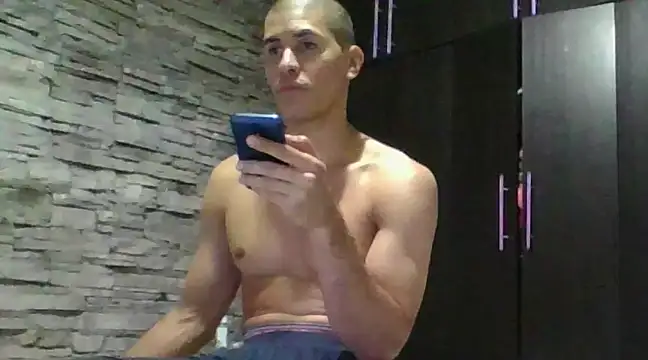 Snapshot of Sexylatin64 chatting on 02-25-25, 02:14 Sexylatin64 online show from 02-25-25, 02:14