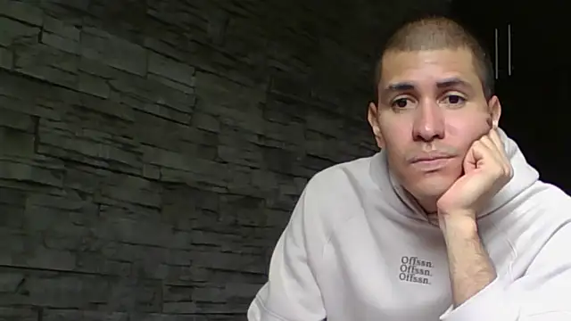 Snapshot of Sexylatin64 chatting on 06-09-26, 03:12 Sexylatin64 online show from 06-09-26, 03:12