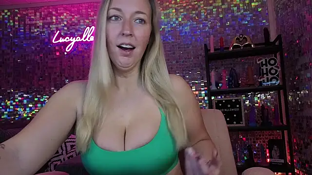 Snapshot of lucyallen4201 chatting on 11-26-25, 12:06 lucyallen4201 online show from 11-26-25, 12:06