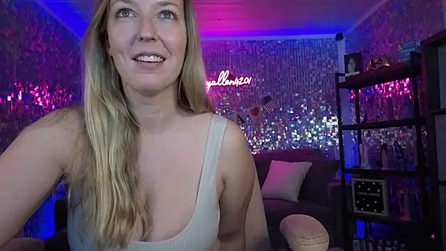 lucyallen4201 online show from 06-20-26, 10:56