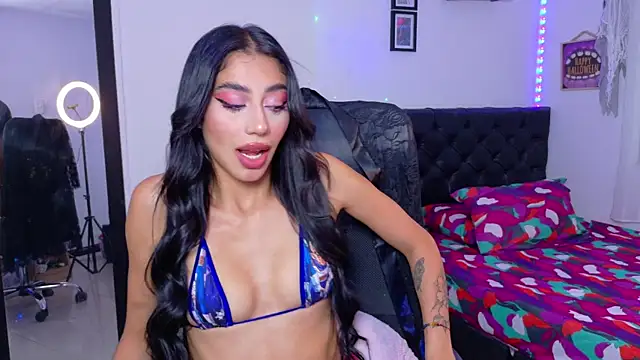 Snapshot of JulietaCheerr chatting on 10-27-25, 01:37 JulietaCheerr online show from 10-27-25, 01:37