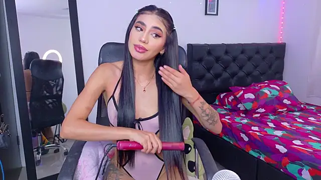 Snapshot of JulietaCheerr chatting on 11-12-25, 01:55 JulietaCheerr online show from 11-12-25, 01:55