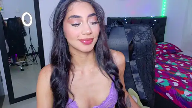 Snapshot of JulietaCheerr chatting on 12-04-25, 02:26 JulietaCheerr online show from 12-04-25, 02:26