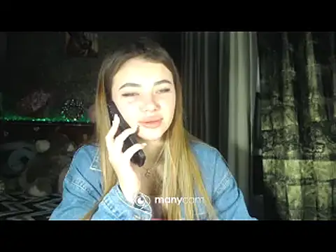 Snapshot of BonnyShy chatting on 02-07-25, 04:27 BonnyShy online show from 02-07-25, 04:27