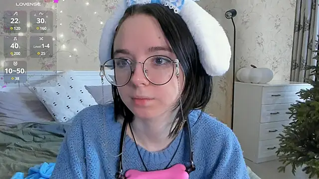 Snapshot of Nora_Failure chatting on 01-10-25, 10:06 Nora Failure online show from 01-10-25, 10:06