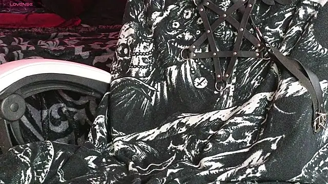 Devil s bride online show from 04-20-26, 04:32