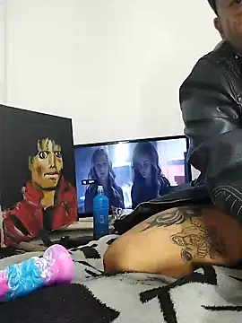 Snapshot of Daretodeviate chatting on 10-23-25, 01:32 Daretodeviate online show from 10-23-25, 01:32