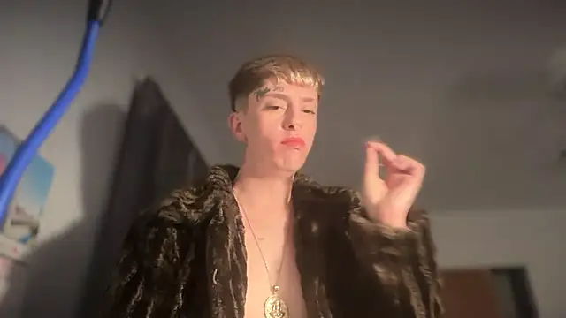 Snapshot of twentywithafelonyy chatting on 01-08-25, 07:34 twentywithafelonyy online show from 01-08-25, 07:34