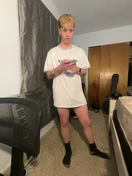 Snapshot of twentywithafelonyy chatting on 01-12-25, 01:05 twentywithafelonyy online show from 01-12-25, 01:05