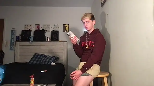 Snapshot of twentywithafelonyy chatting on 02-04-25, 10:54 twentywithafelonyy online show from 02-04-25, 10:54